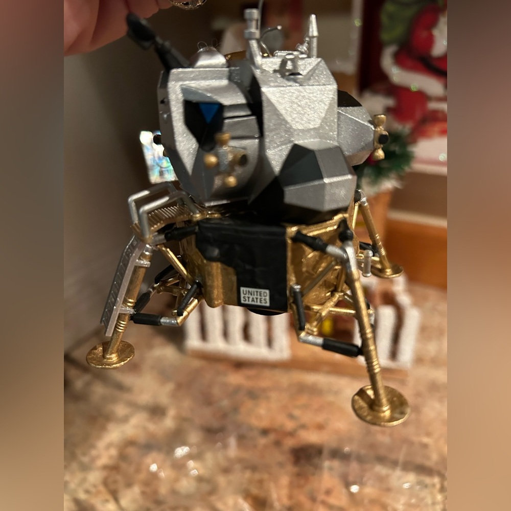 Hallmark 1998 Apollo Lunar Module #3 of Series Journeys Into Space Collection. - Picture 4 of 10